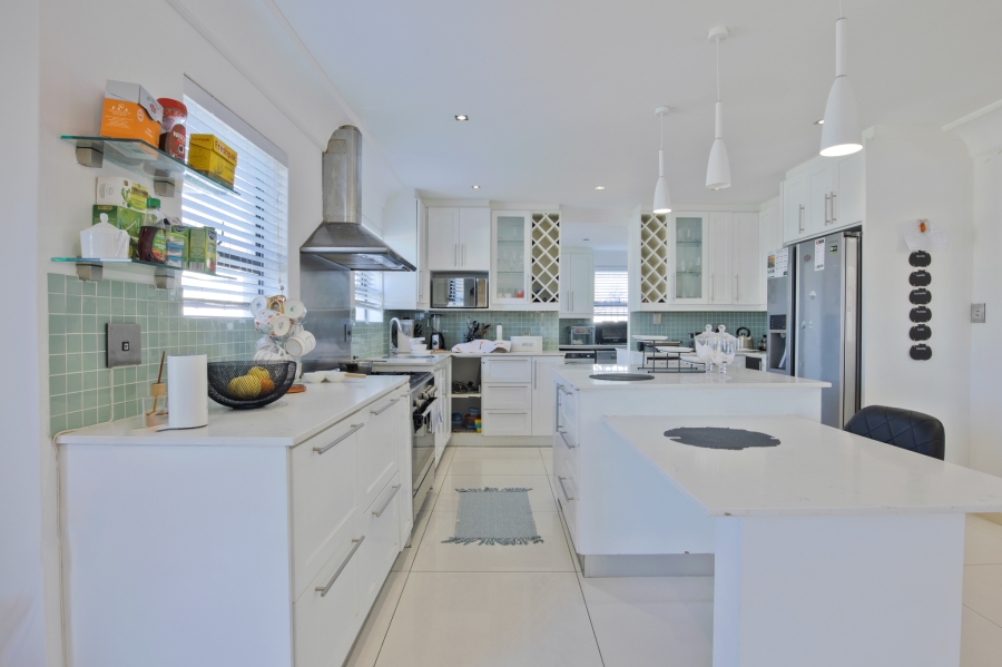 5 Bedroom Property for Sale in Big Bay Western Cape